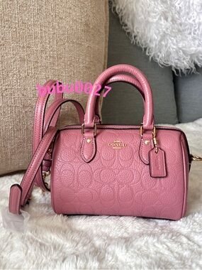 NWT🎀Coach Mini Rowan Crossbody Bag
In Signature Leather Peony Pink CCF28